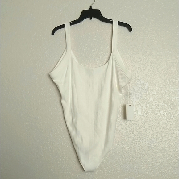 NWT Good American Ribbed Scoop Back Bodysuit sz 5/2 XL - Picture 2 of 9